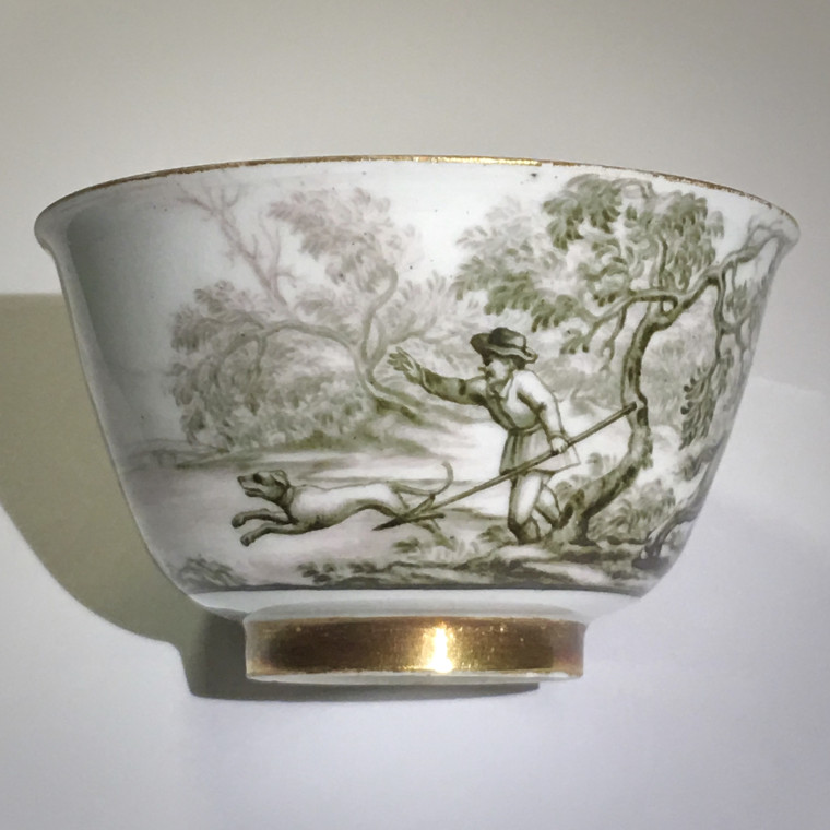 MEISSEN - Rare tasse à décor hausmaler en grisaille d'une scène de chasse - XVIIIe siècle - Vers 1730