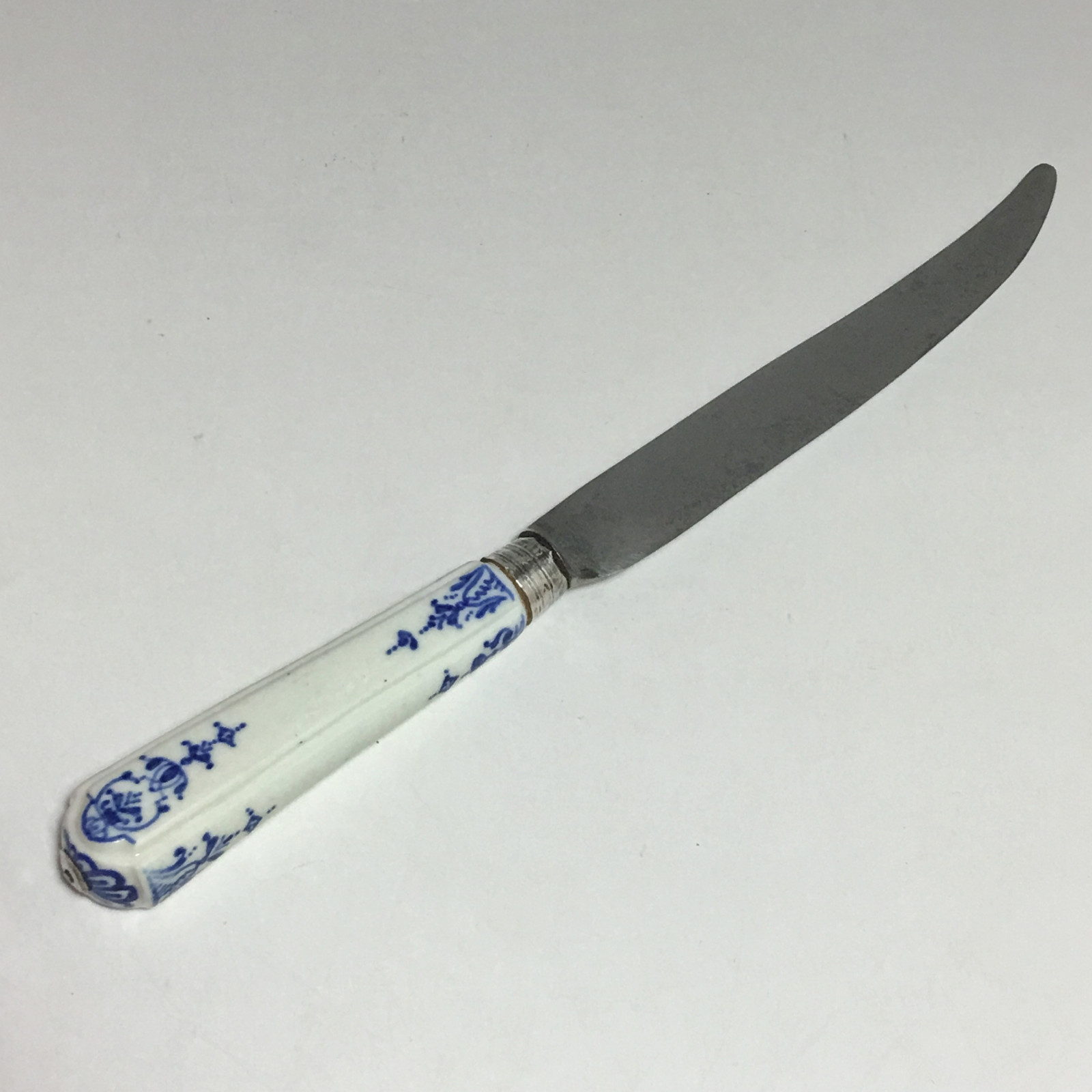 Chantilly - knife with lambrequins decoration - eighteenth century