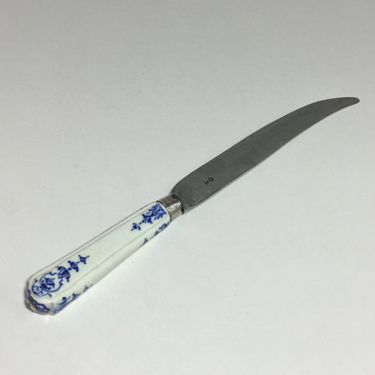 Chantilly - knife with lambrequins decoration - eighteenth century
