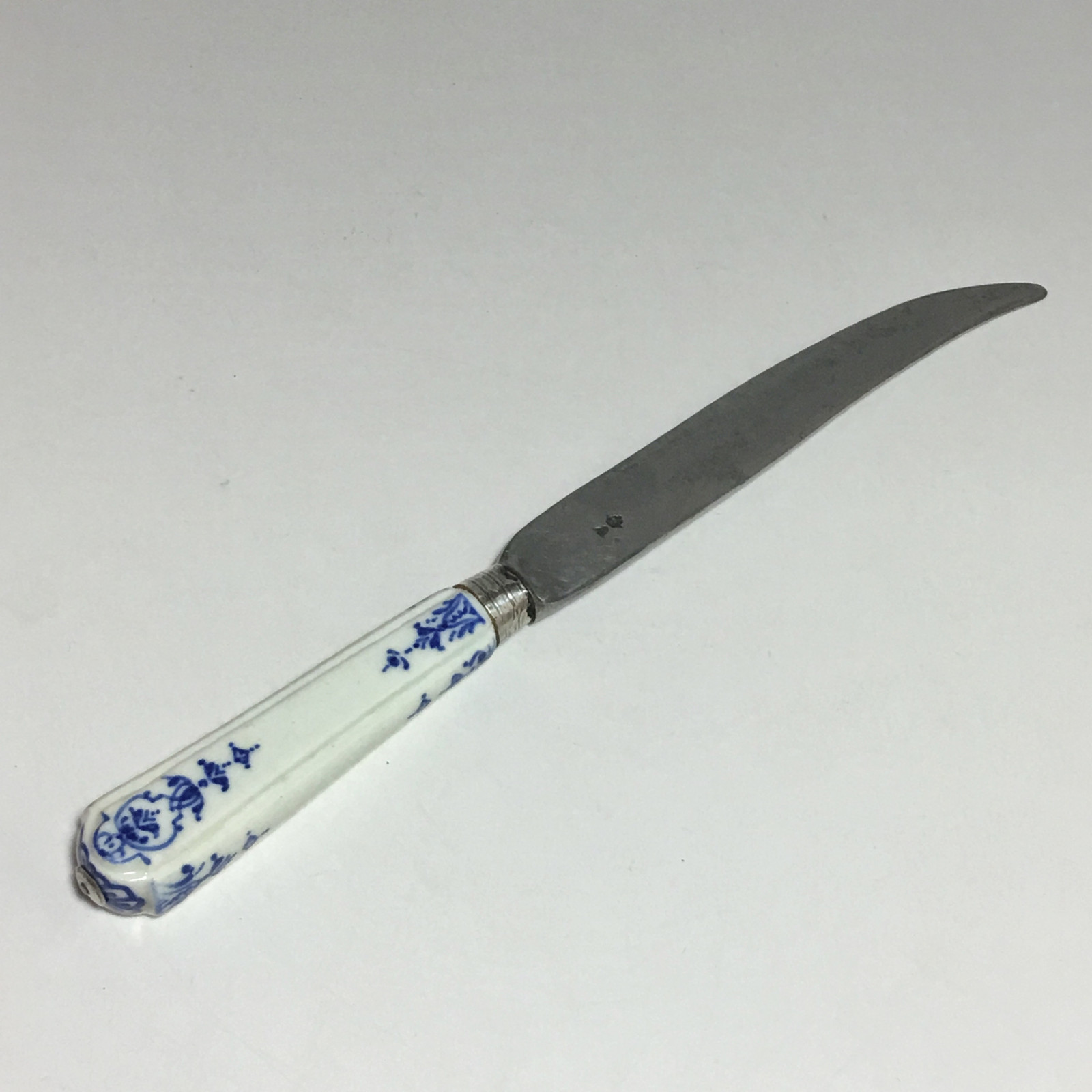 Chantilly - knife with lambrequins decoration - eighteenth century