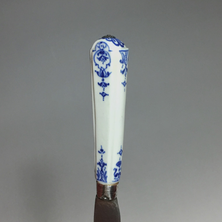 Chantilly - Couteau à décor de lambrequins - XVIIIe siècle