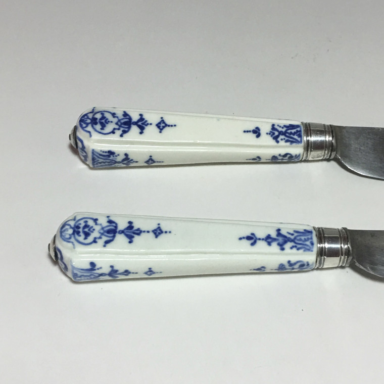 Chantilly - Pair of knives - eighteenth century - circa 1730-1740