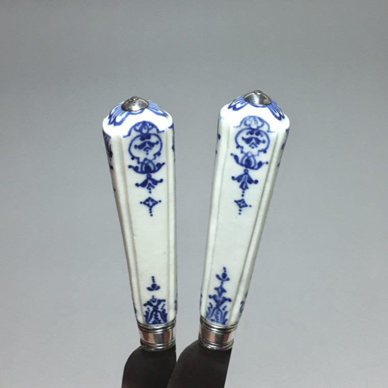 Chantilly - Pair of knives - eighteenth century - circa 1730-1740