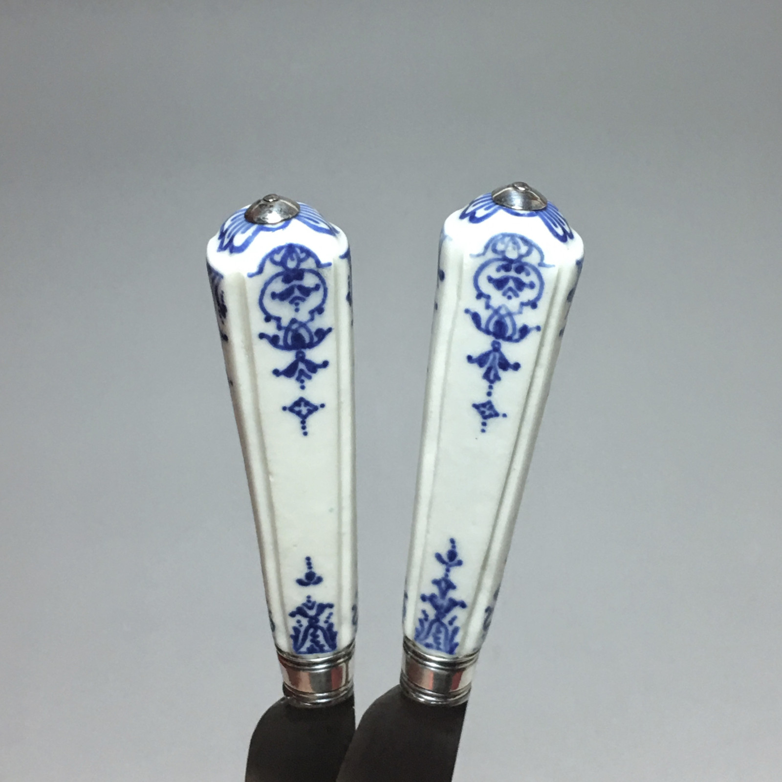 Chantilly - Pair of knives - eighteenth century - circa 1730-1740