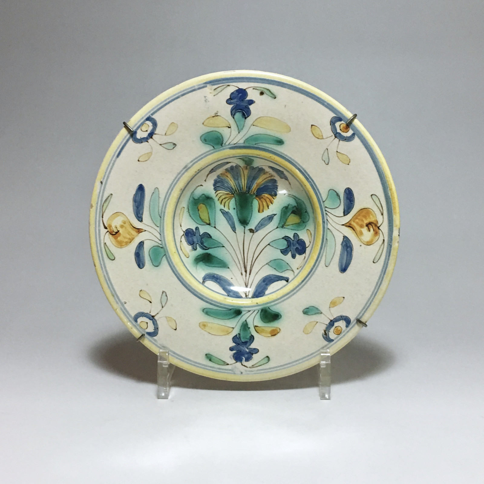 Small tondino majolica Padua - seventeenth century