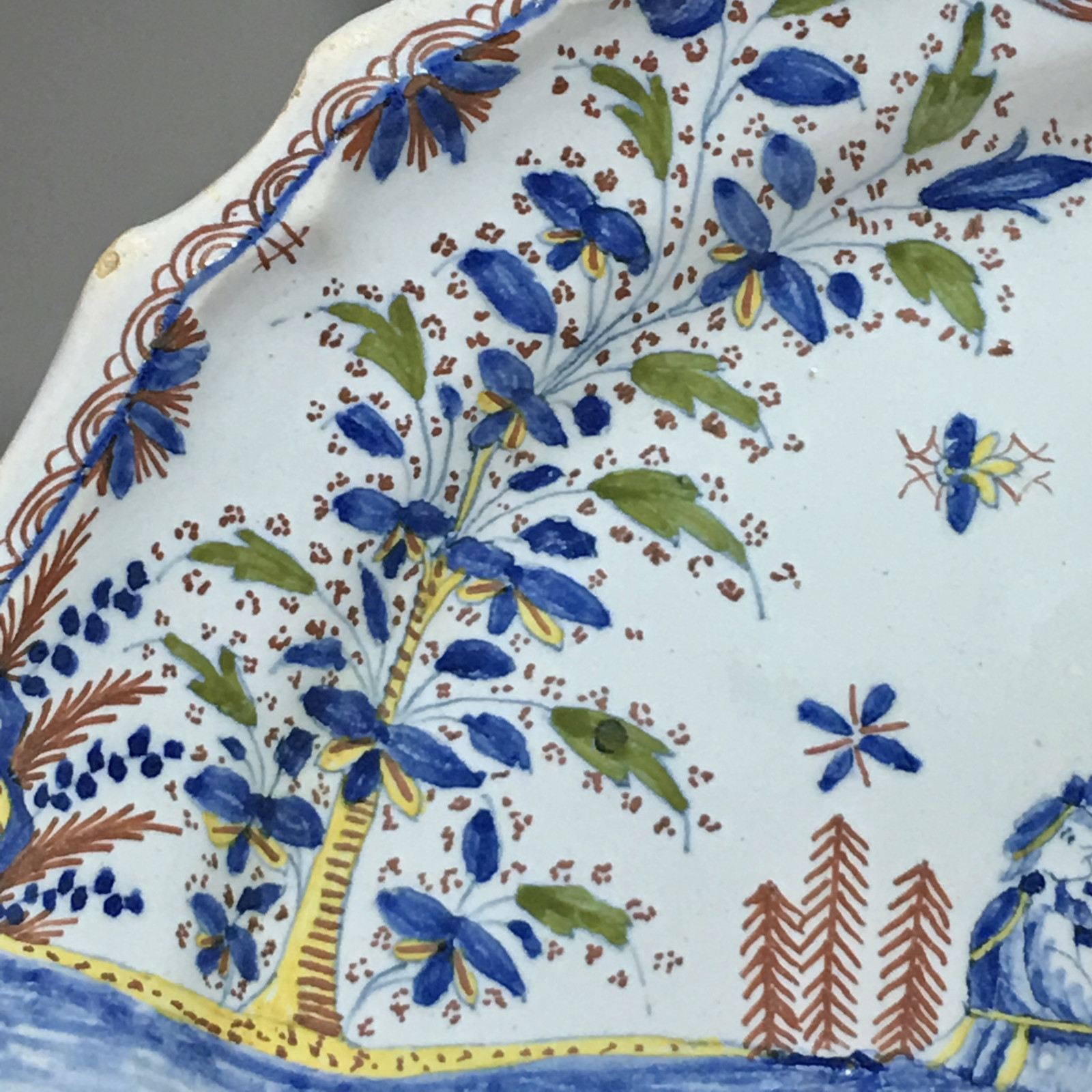 Moulins - Dish Chinese - eighteenth century