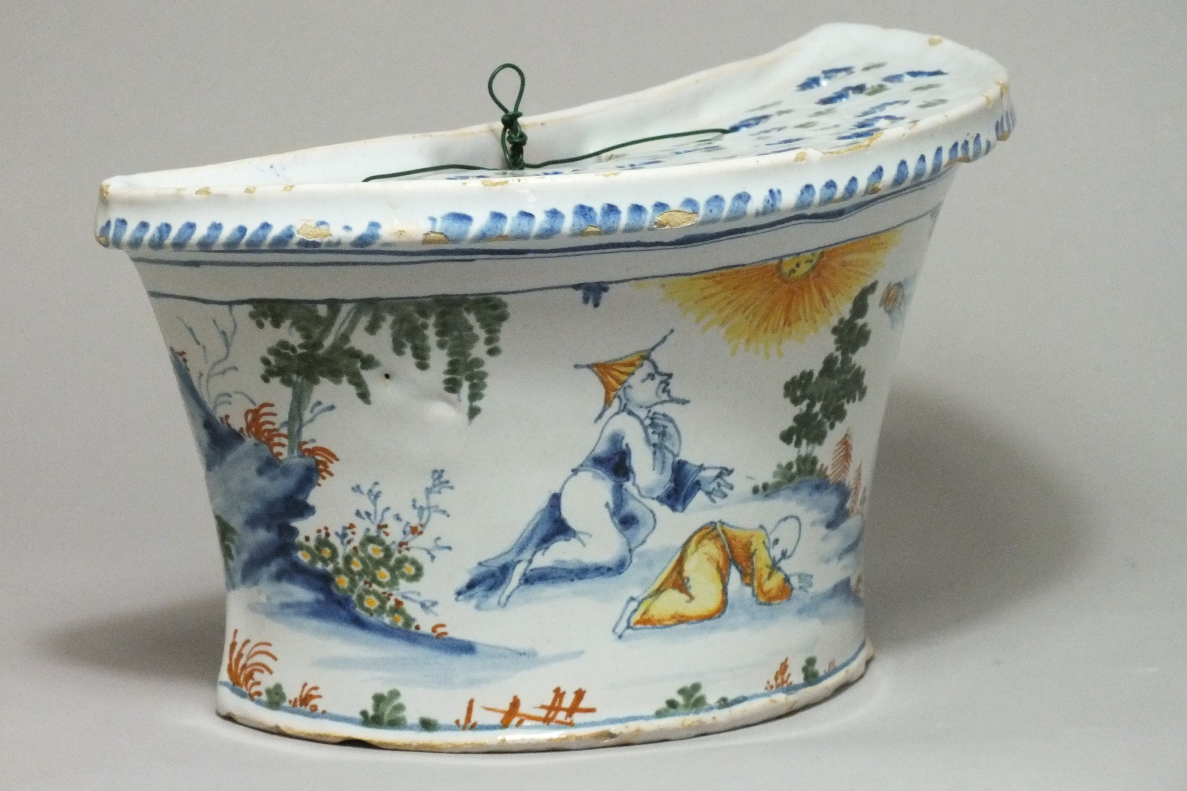 Moulins - Exceptionnelle Bouquetière aux chinois - XVIIIe siècle - VENDU