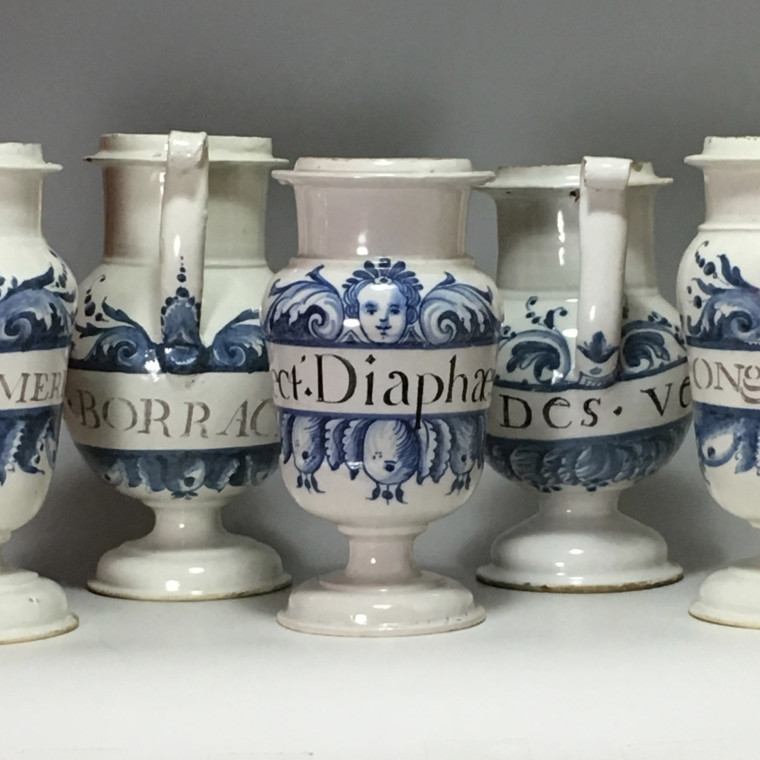 Montpellier - Ensemble of an apothecary - Early eighteenth century.