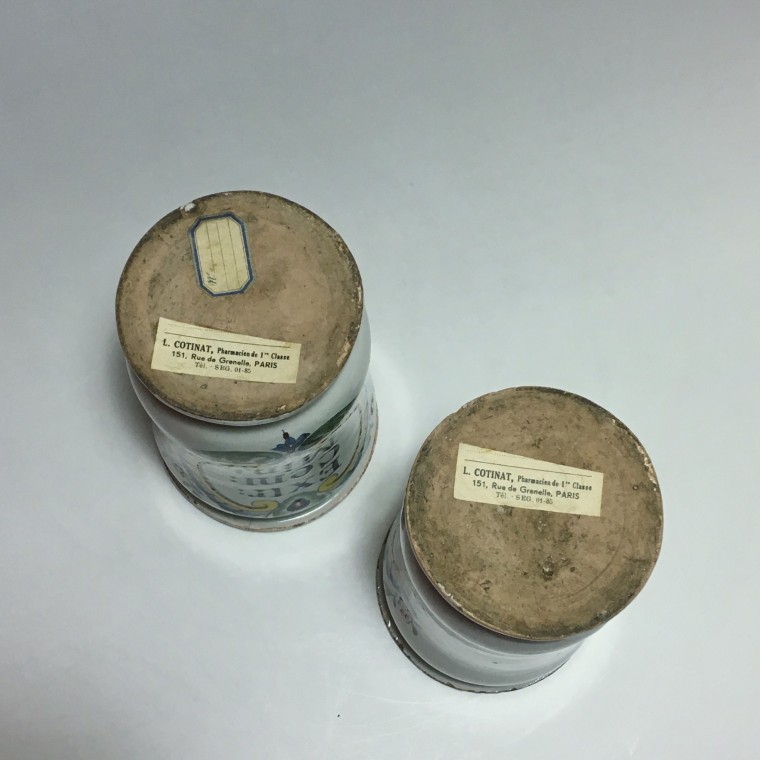 Rouen - Pair of small pharmacy jars - Eighteenth century