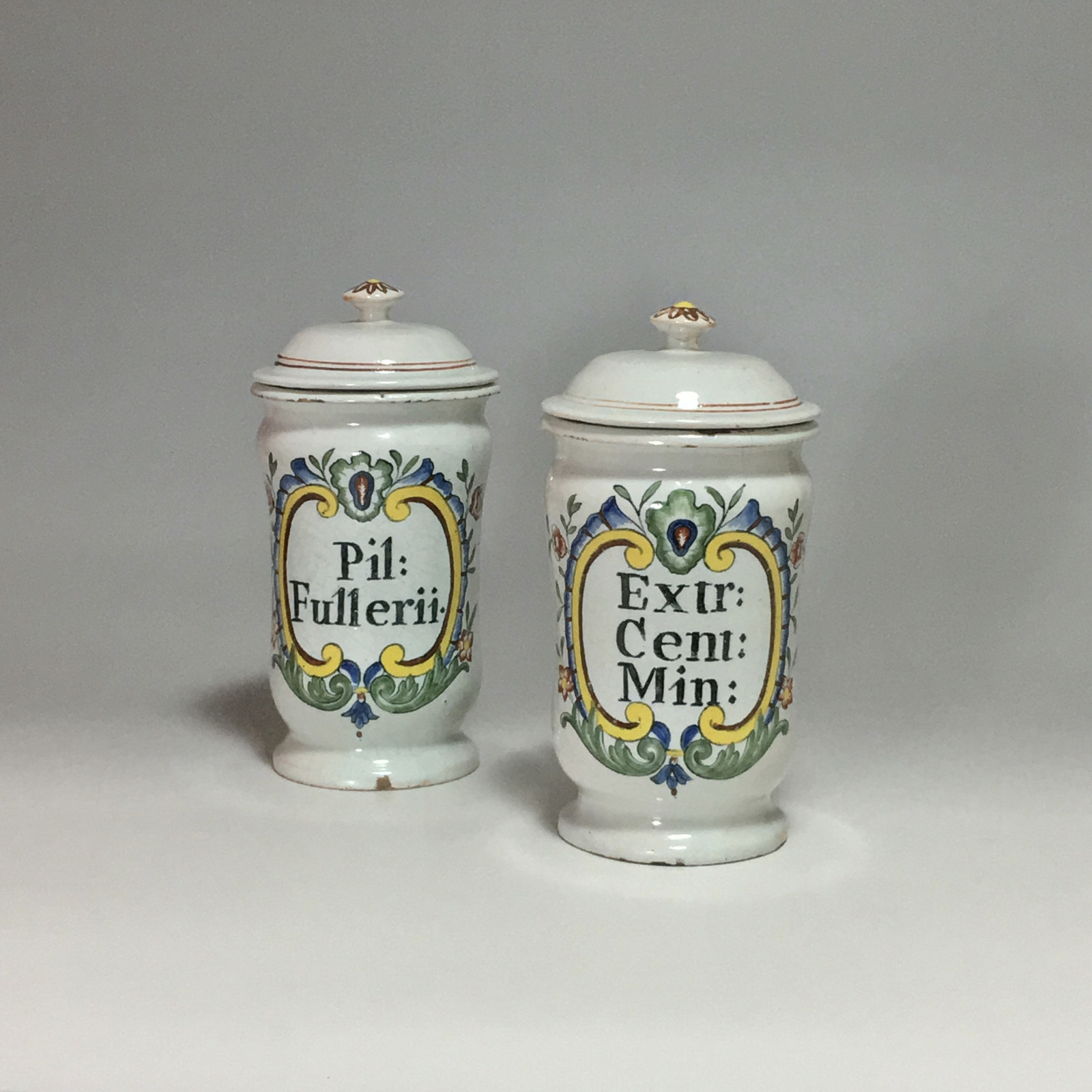 Rouen - Pair of small pharmacy jars - Eighteenth century