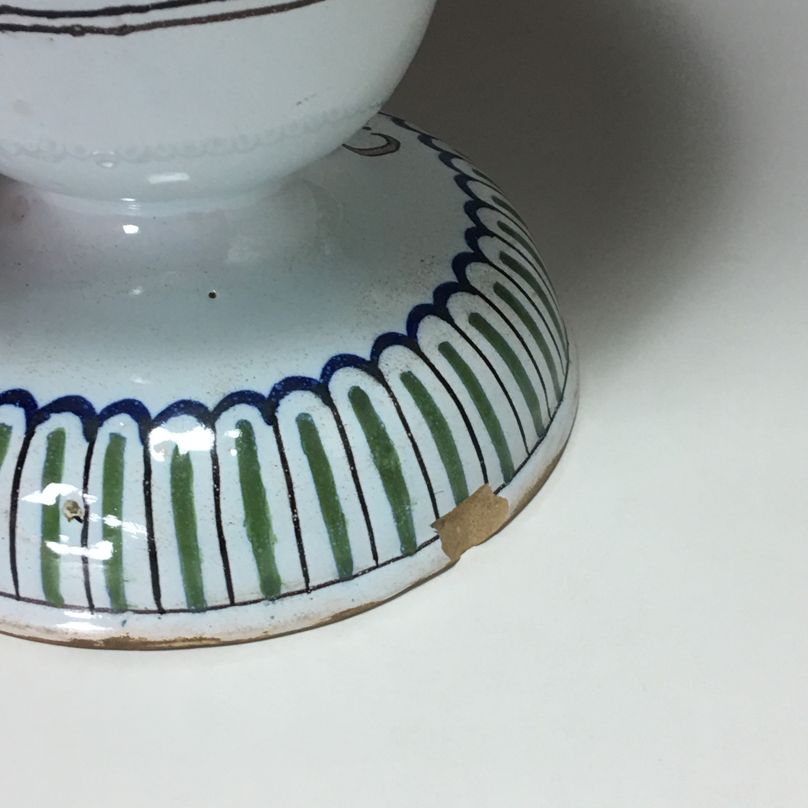 Moulins – Rare grand vase couvert de pharmacie – XVIIIe siècle