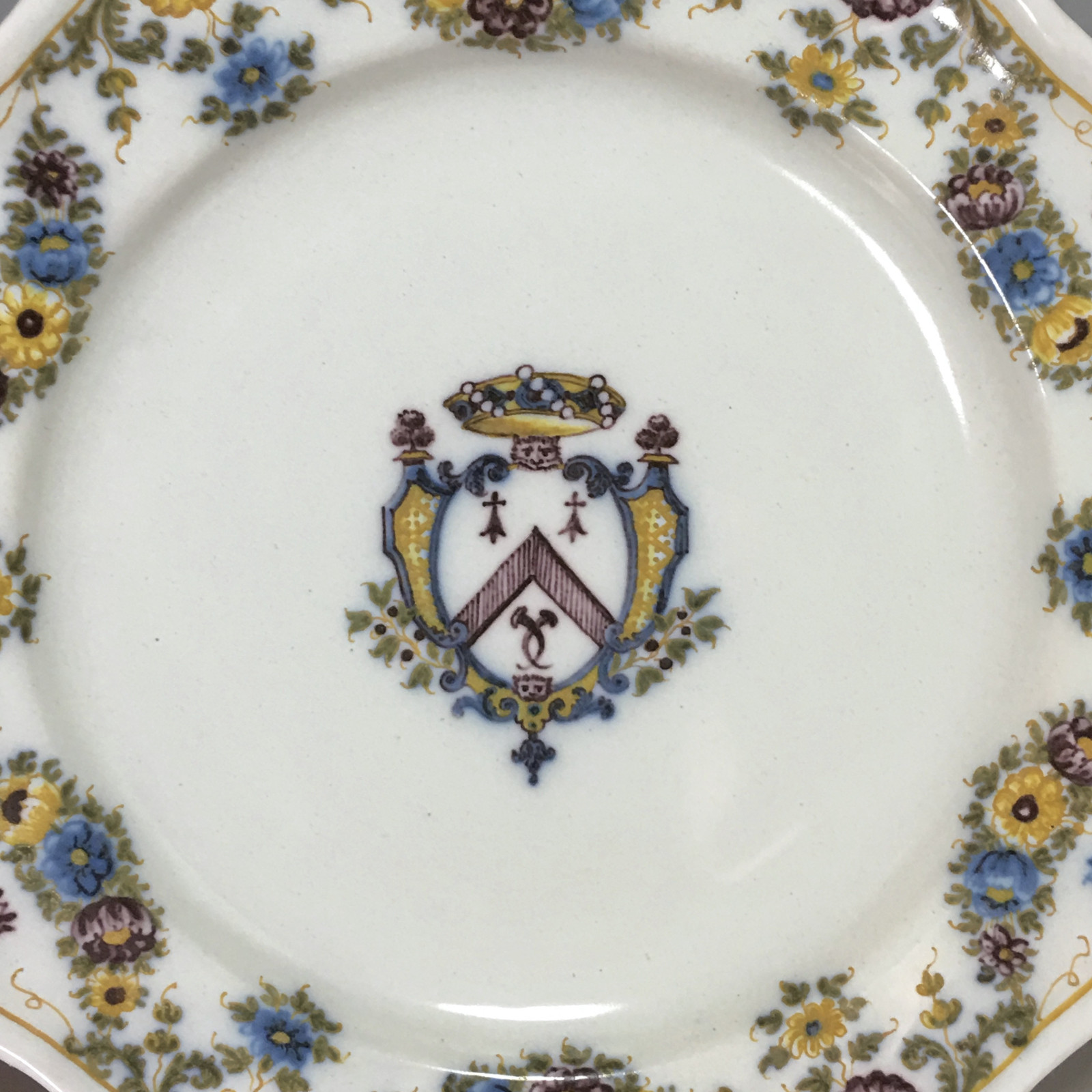 Marseille - Workshop Fauchier - decor armorial plate - eighteenth century