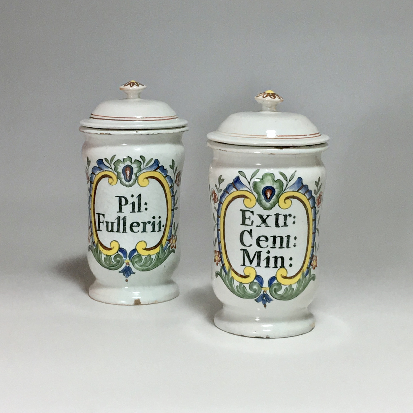 Rouen - Pair of small pharmacy jars - Eighteenth century