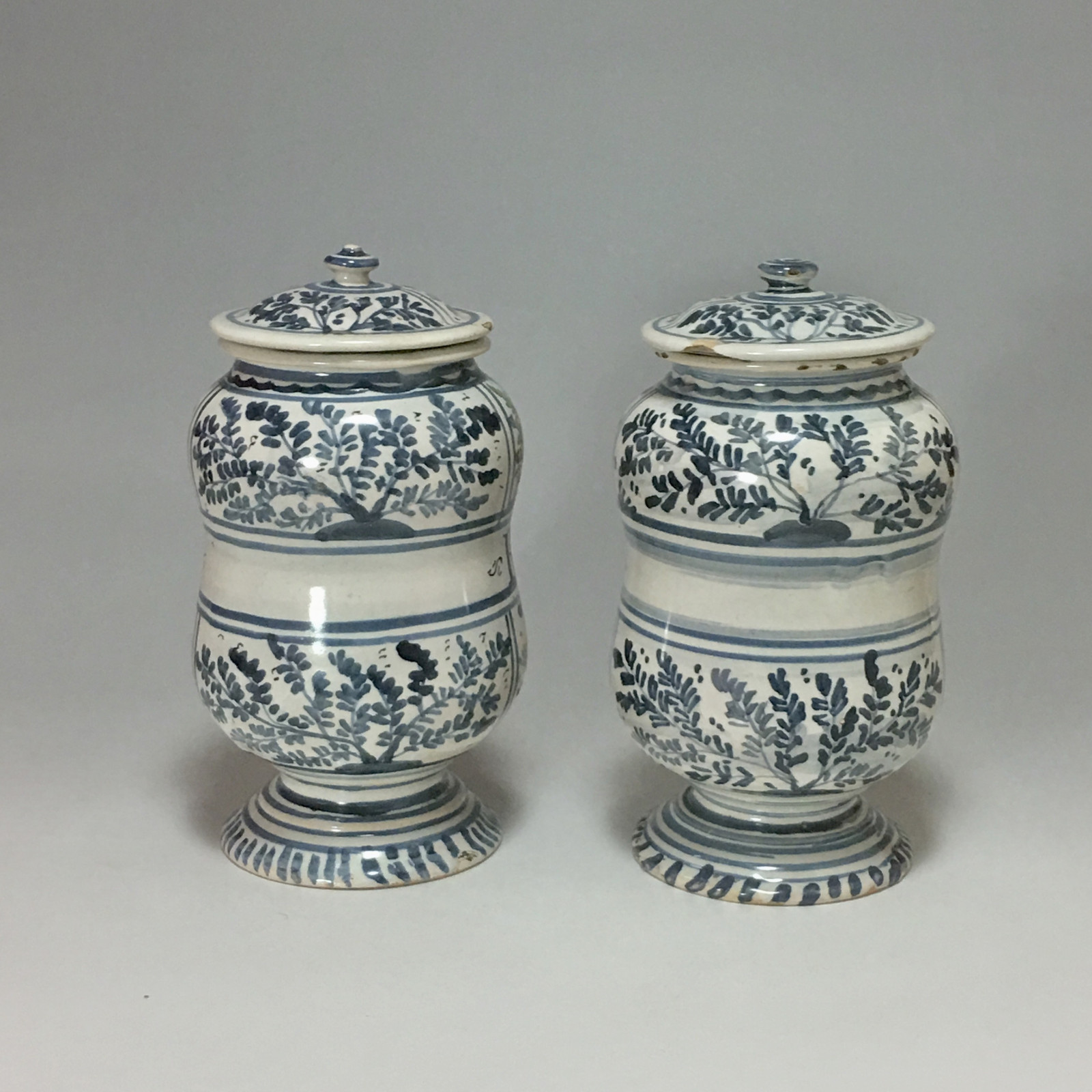 Pair of albarelli Pesaro faience - second half of the eighteenth century