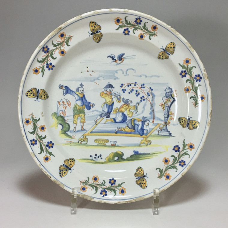 Marseille (attribuée à la fabrique de Leroy) – Rare assiette aux chinois – XVIIIe siècle