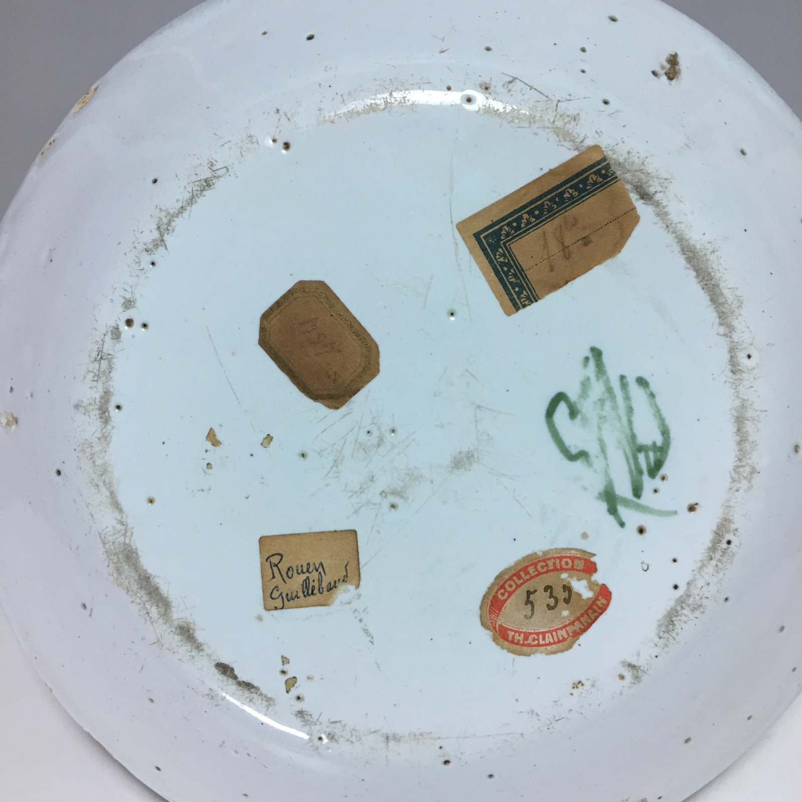 ROUEN - Assiette à la barrière fleurie - XVIIIe siècle