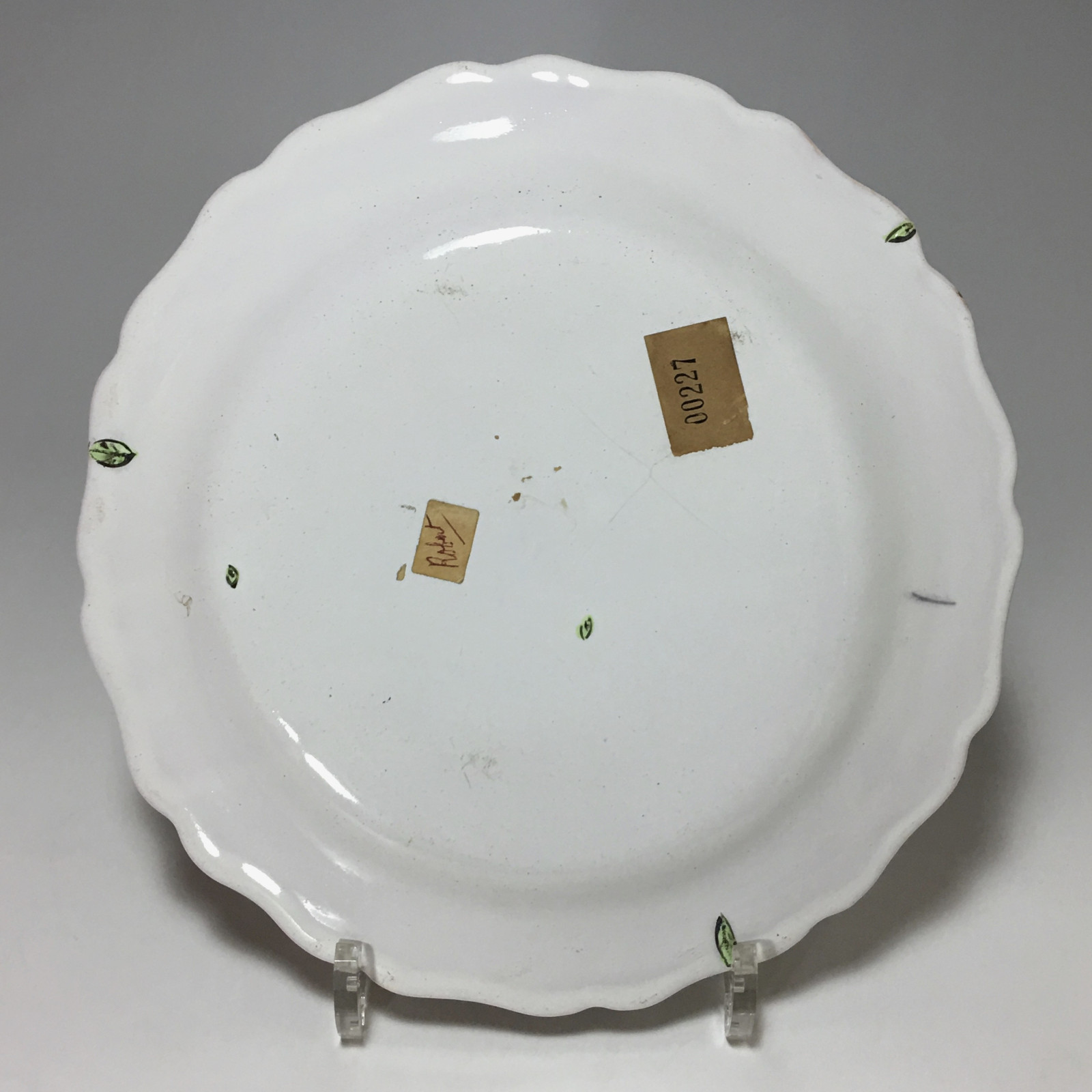 MARSEILLE (Robert) - Pair of plates with floral decoration - eighteenth century