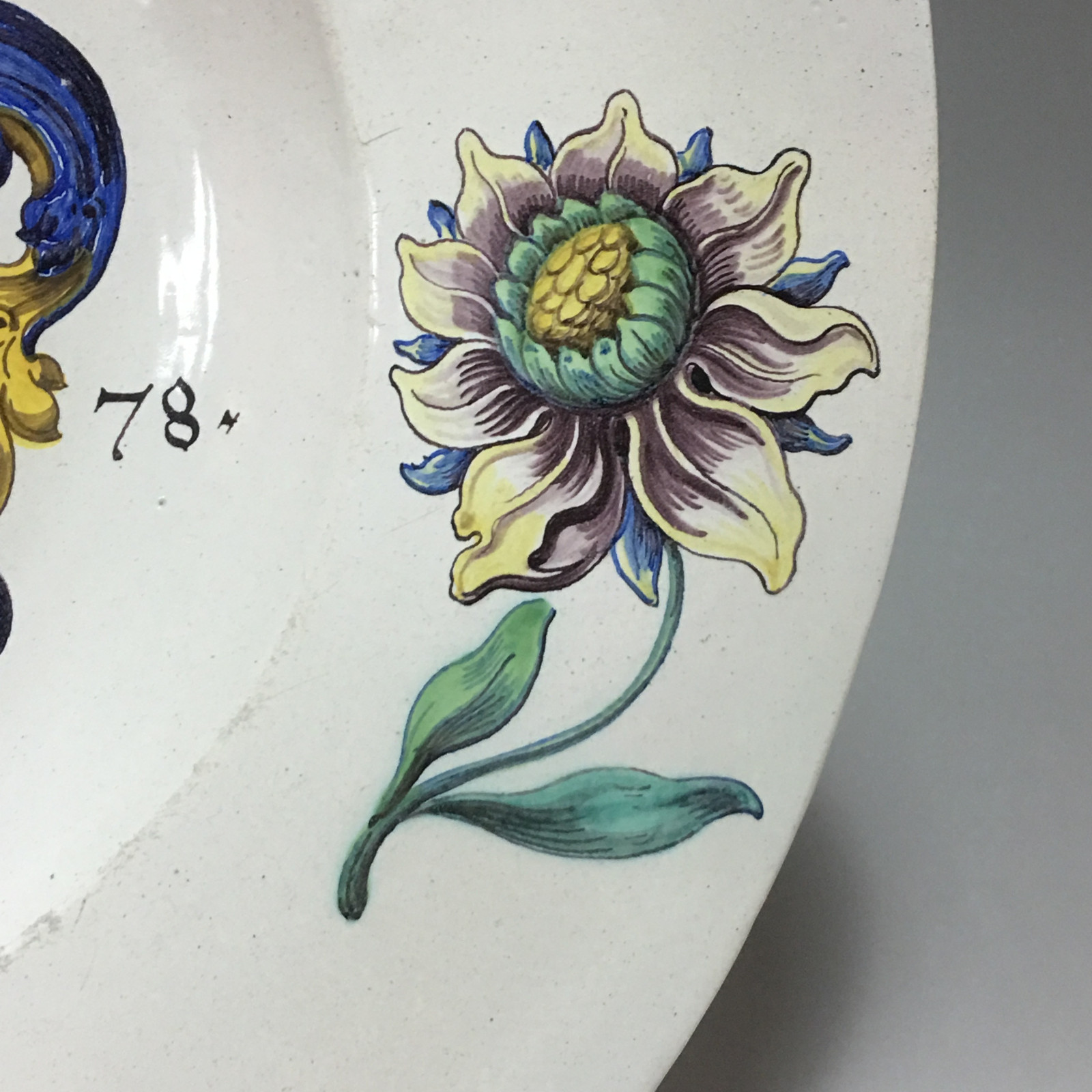 WINTERTHUR (Switzerland) Large dish with coat of arms - Dated 1678