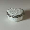 Saint-Cloud ou Mennecy - Boîte en porcelaine tendre - XVIIIe siècle
