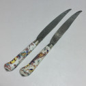 Saint-cloud  - Two knives with polychrome decoration - eighteenth century