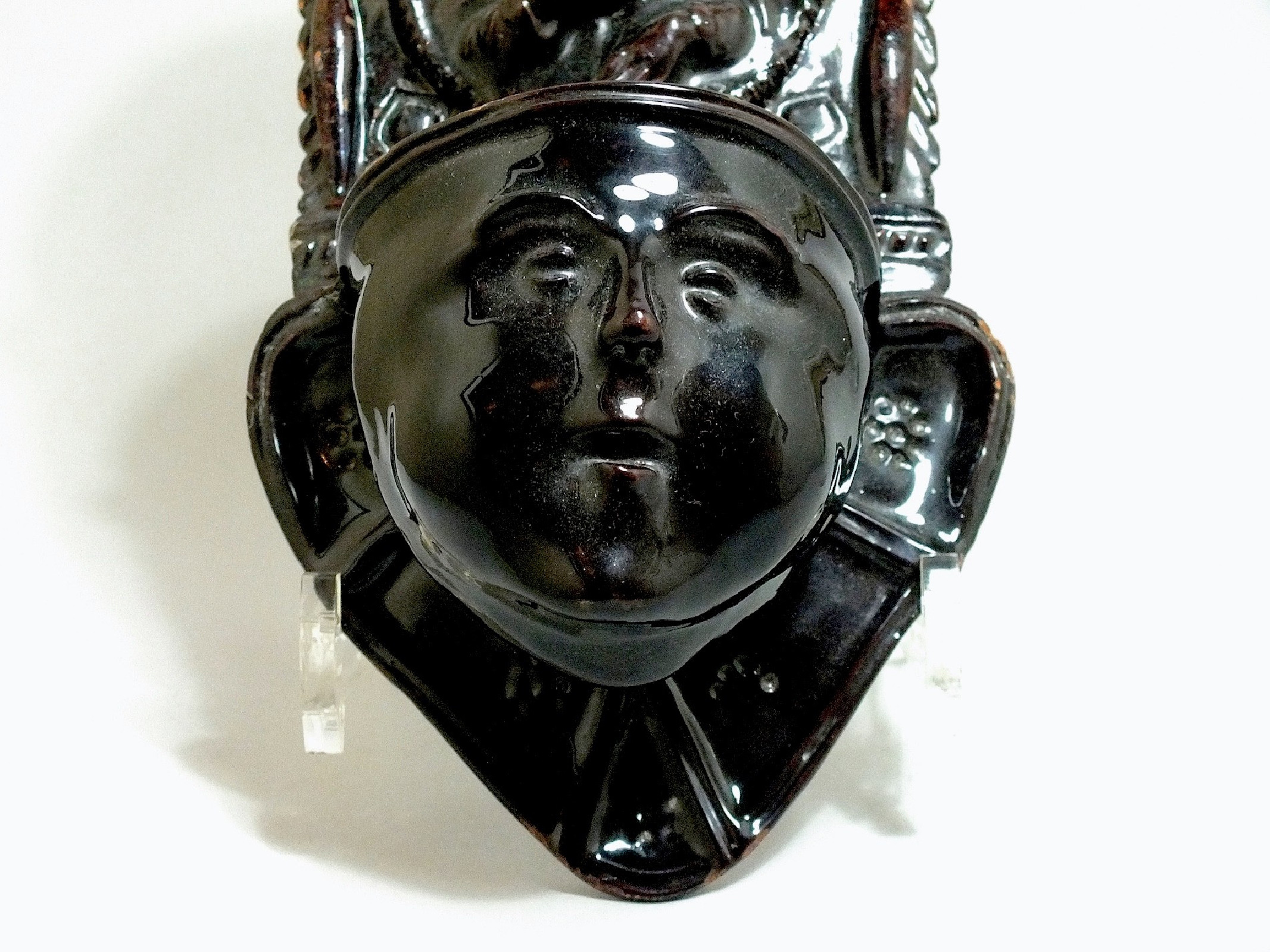 Important bénitier en terre vernissée - XVIIIe Siècle