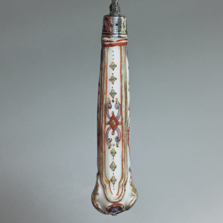Porcelain knife from Vienna - Manufacture of Du Paquier - Eighteenth century