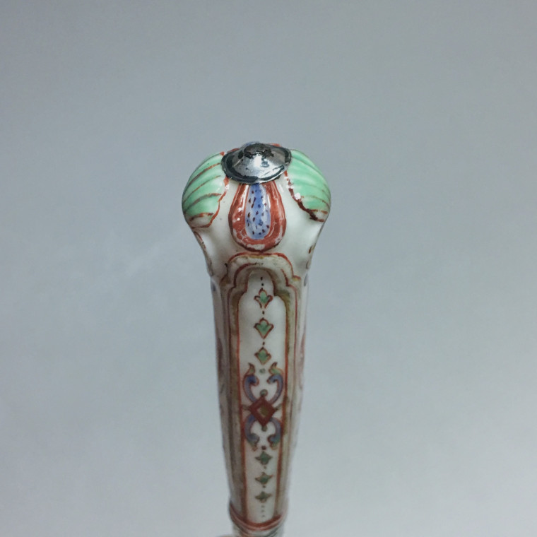 Porcelain knife from Vienna - Manufacture of Du Paquier - Eighteenth century