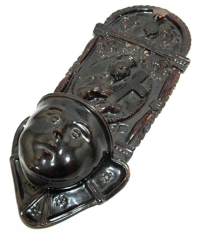 Important bénitier en terre vernissée - XVIIIe Siècle