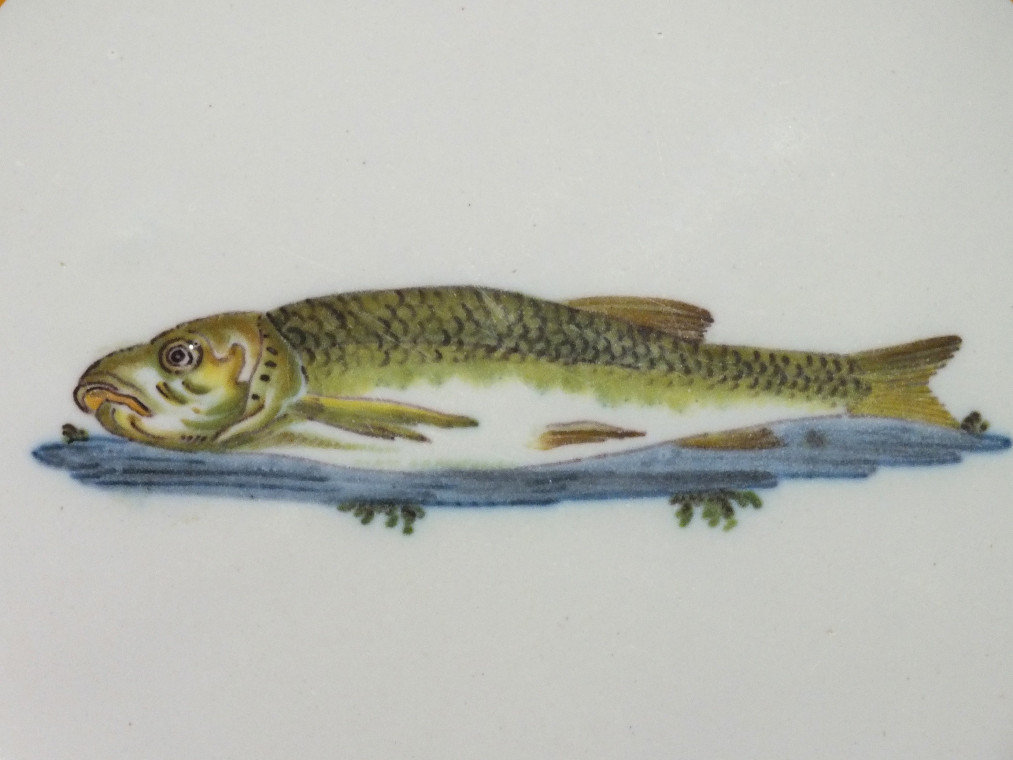 Moustiers – Assiette au poisson – XVIIIe Siècle