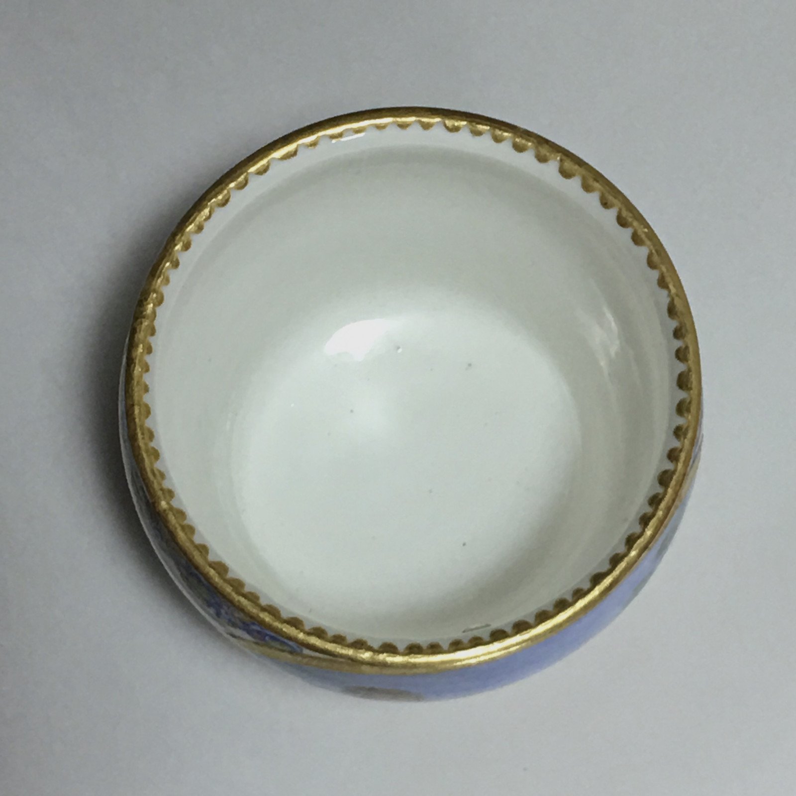 Pot à sucre Hébert en porcelaine tendre de Sèvres du XVIIIe siècle - 1766