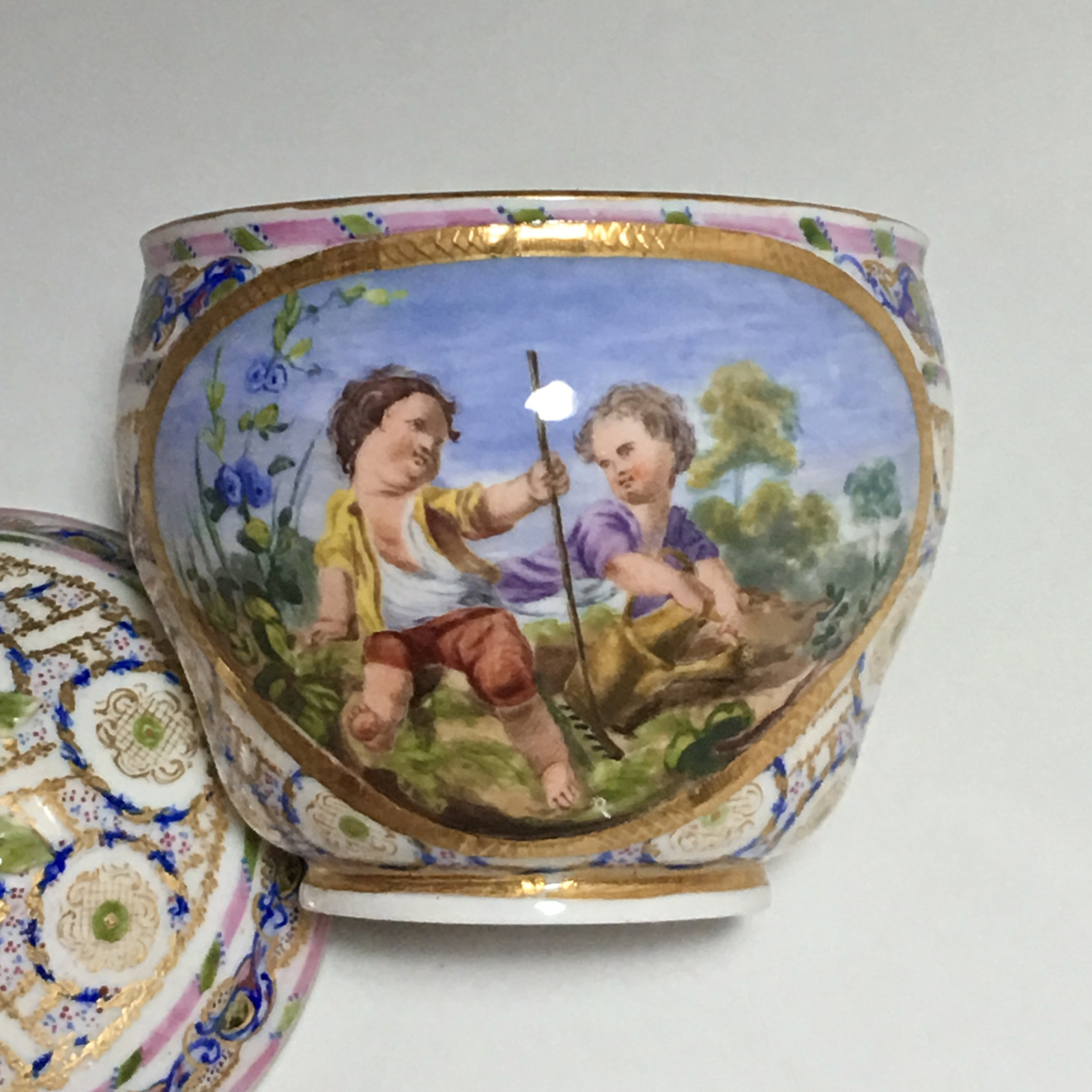 Pot à sucre Hébert en porcelaine tendre de Sèvres du XVIIIe siècle - 1766