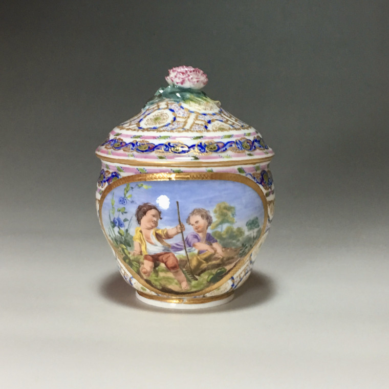 Pot à sucre Hébert en porcelaine tendre de Sèvres du XVIIIe siècle - 1766