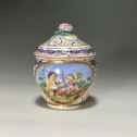 Pot à sucre Hébert en porcelaine tendre de Sèvres du XVIIIe siècle - 1766