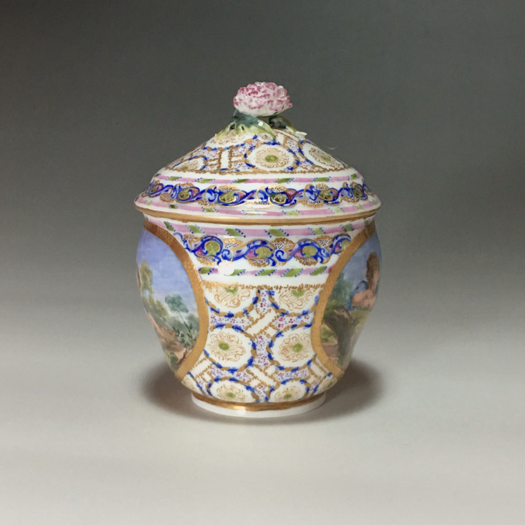 Pot à sucre Hébert en porcelaine tendre de Sèvres du XVIIIe siècle - 1766