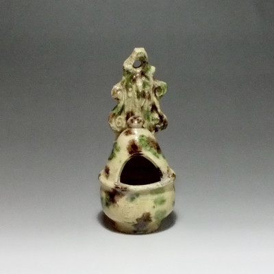 Lignon (Sarthe) - Bénitier en terre vernissée - XVIIe siècle