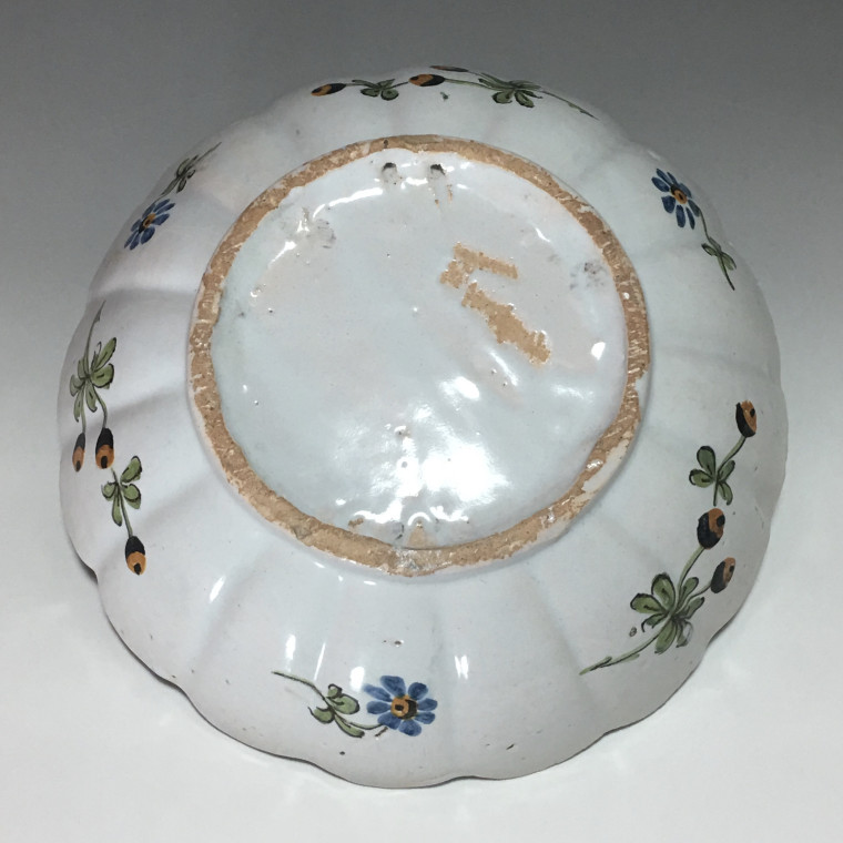 Nevers earthenware - trompe l'oeil patronymic jatte - eighteenth century