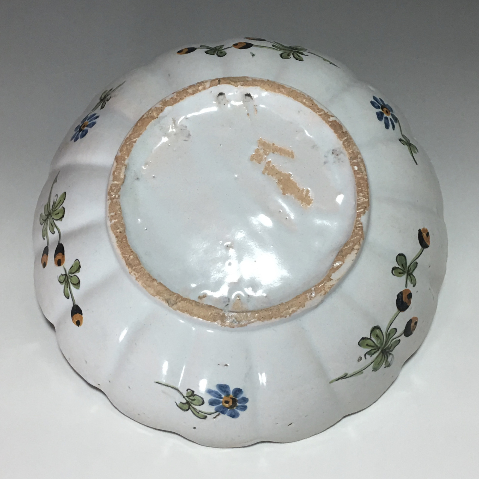 Nevers earthenware - trompe l'oeil patronymic jatte - eighteenth century