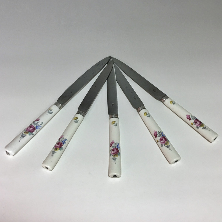 Five Mennecy soft porcelain knives with floral decoration - eighteenth century