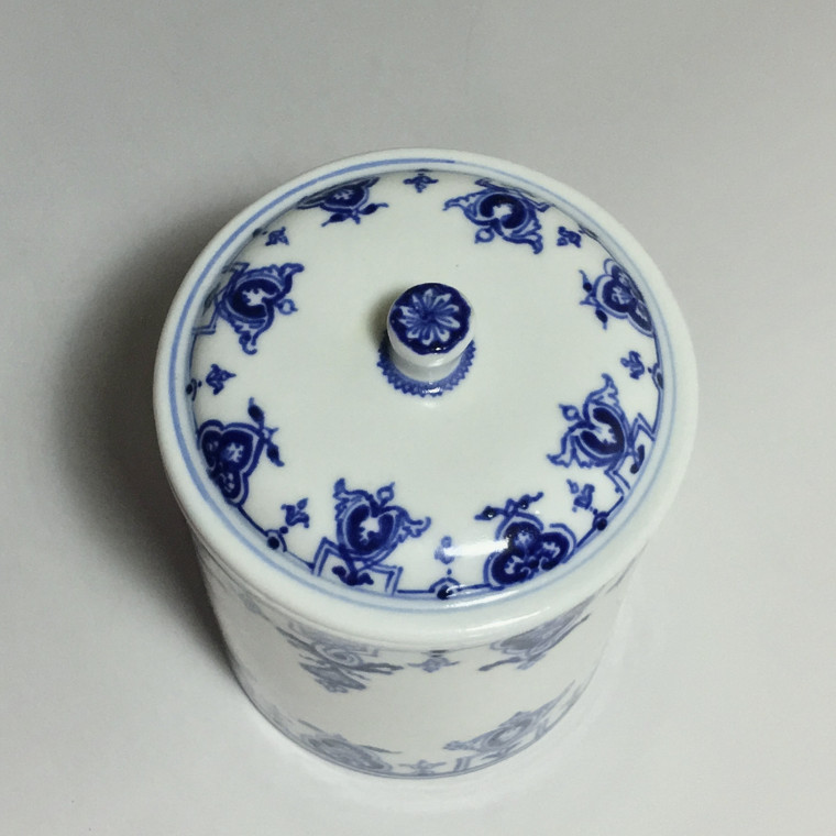 Pot de toilette en porcelaine tendre de Saint-cloud - 1700-1710