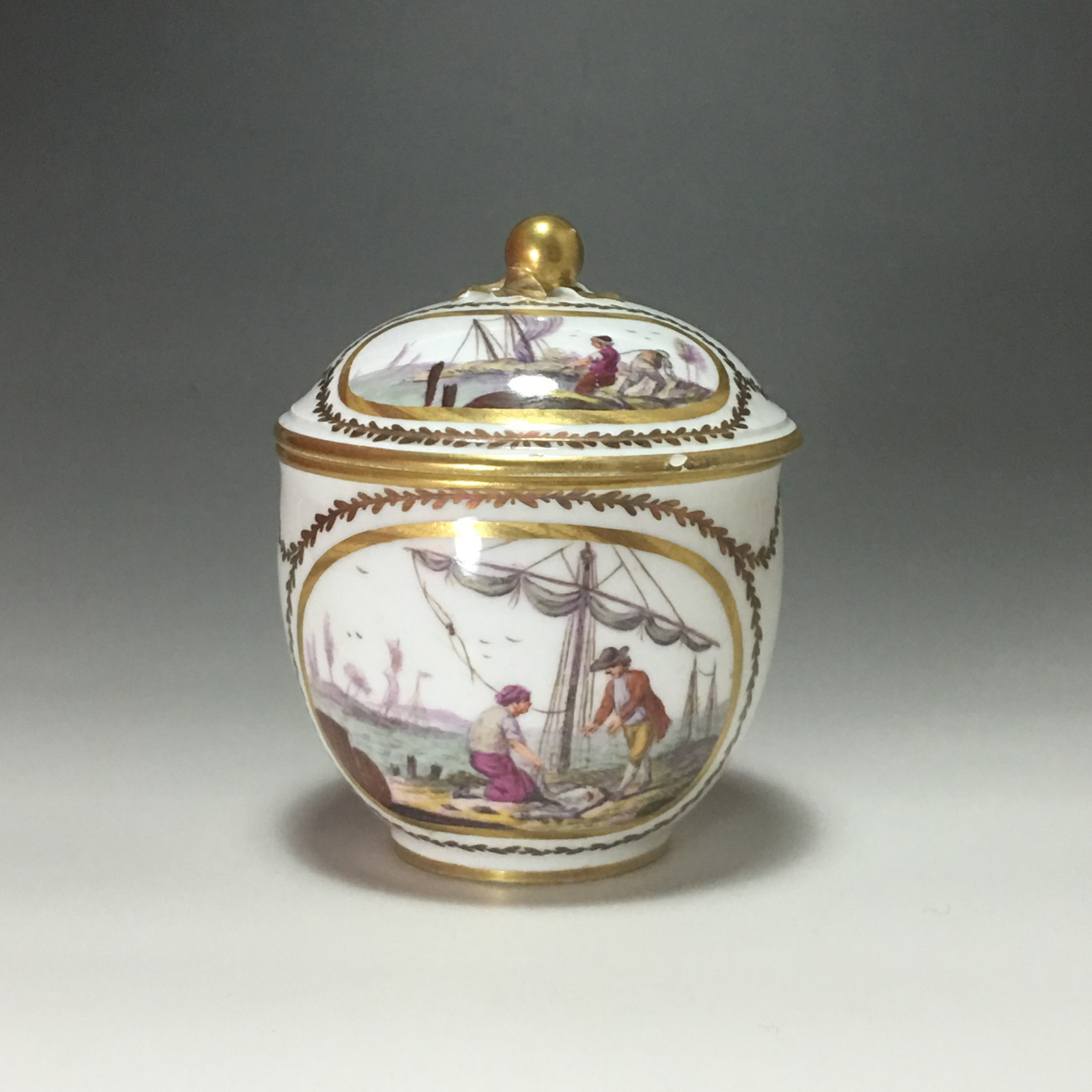 Sèvres - Pot à sucre décor de scène portuaire - XVIIIe siècle