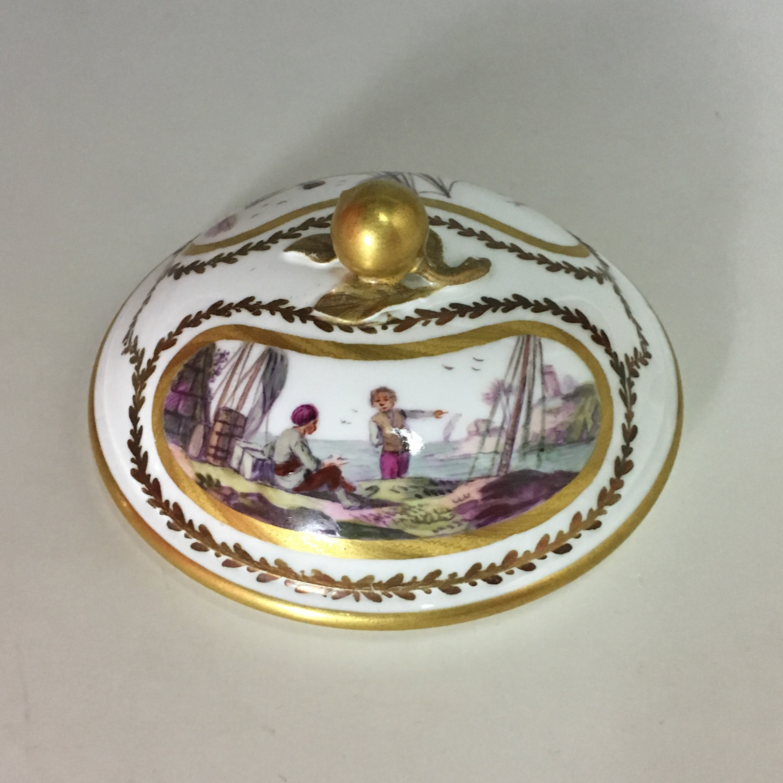 Sèvres - Pot à sucre décor de scène portuaire - XVIIIe siècle