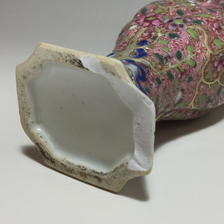 Chine – Paire de vases de la famille rose - Dynastie Qing, XVIIIe siècle