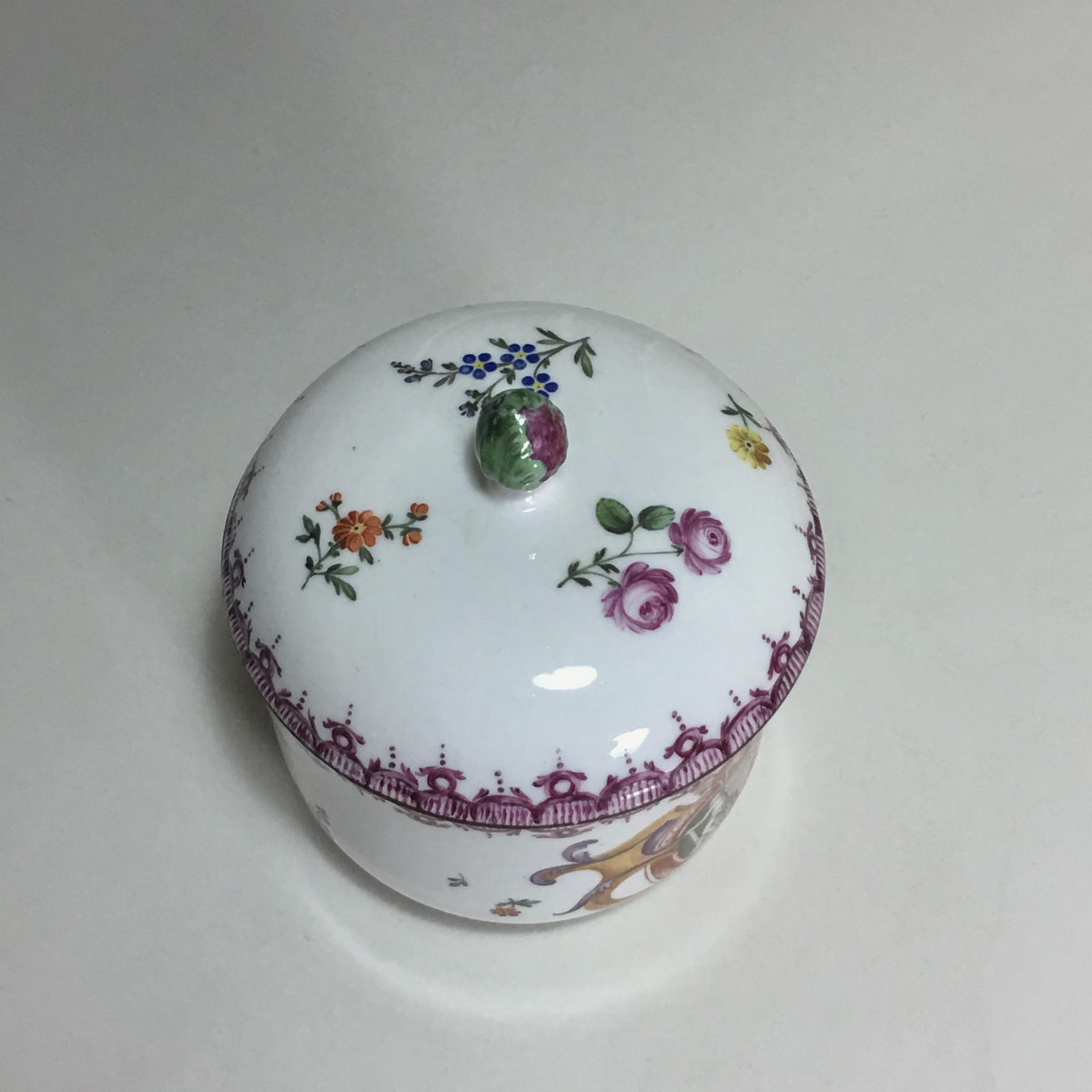 Pot à sucre en porcelaine de Frankenthal - vers 1775