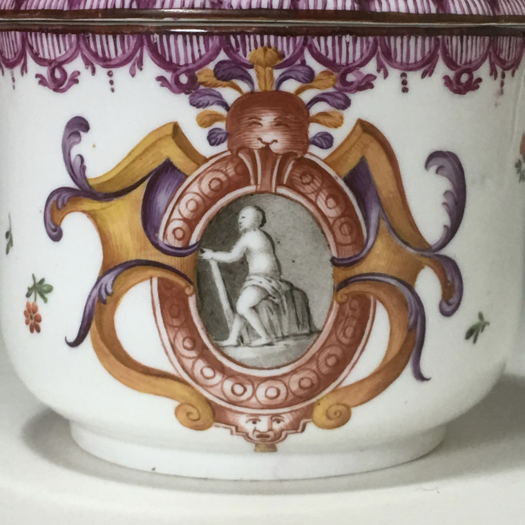 Pot à sucre en porcelaine de Frankenthal - vers 1775