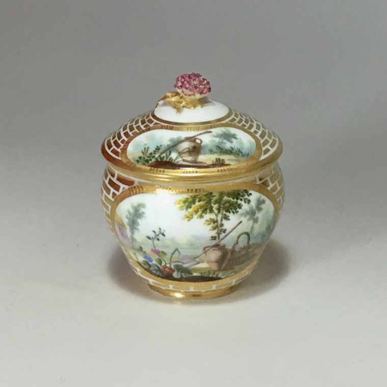 Sèvres - Pot à sucre Hébert en porcelaine tendre du XVIIIe siècle - vers 1770