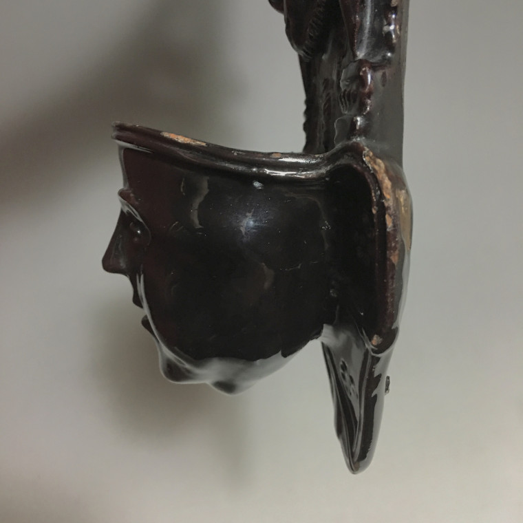 Important bénitier en terre vernissée - XVIIIe Siècle