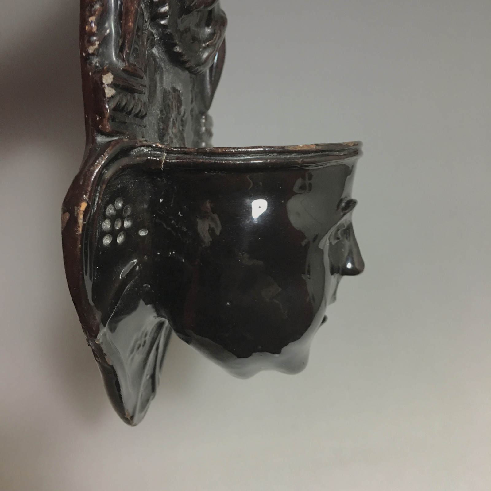 Important bénitier en terre vernissée - XVIIIe Siècle