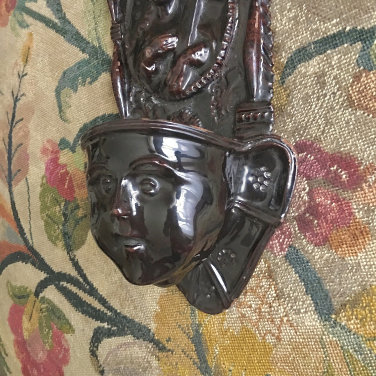 Important bénitier en terre vernissée - XVIIIe Siècle