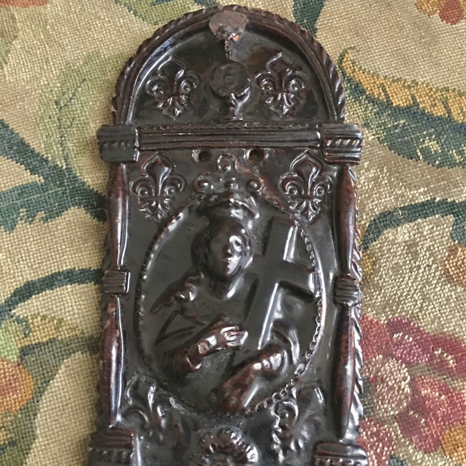 Important bénitier en terre vernissée - XVIIIe Siècle