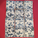 Ensemble de 12 carreaux en faïence de Moustiers – XVIIIe siècle